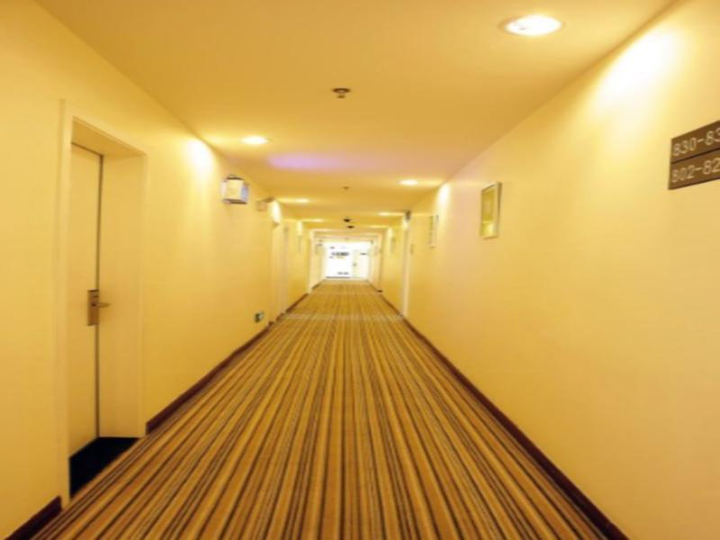 7Days Inn Xianning Hot Spring Pedestrian Street Shopping Park Extérieur photo